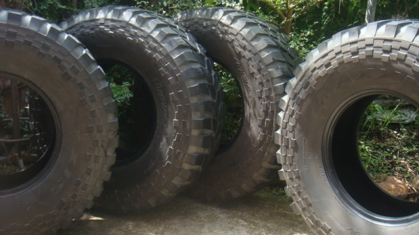 ขายยางMud 35" Maxxis 8060 ลุยสวน 4เส้น 10500บาท ขายยางMud 35" Maxxis 8060 ลุยสวน 4เส้น 10500บาท