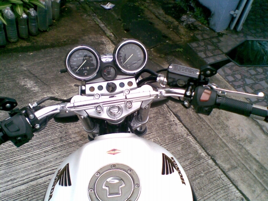 ขายcb400sfปี96 รถประกอบไหม่เก็บงานทั้งคัน เหมือนรถมือ1 อินวอยล์ออกชื่อคนซื้อ 086-5414120อั๋น ดูรูปก่อนคับ