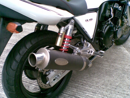 ขายcb400sfปี96 รถประกอบไหม่เก็บงานทั้งคัน เหมือนรถมือ1 อินวอยล์ออกชื่อคนซื้อ 086-5414120อั๋น ดูรูปก่อนคับ