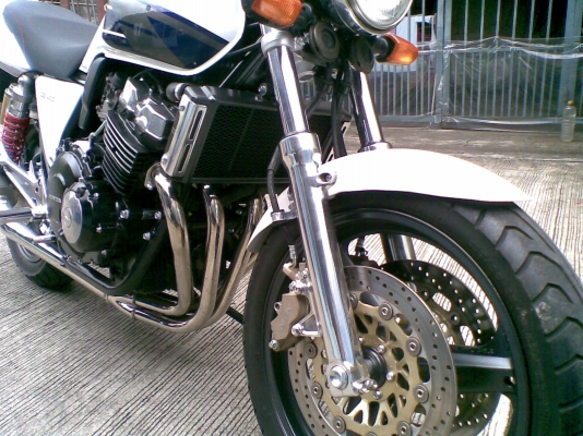 ขายcb400sfปี96 รถประกอบไหม่เก็บงานทั้งคัน เหมือนรถมือ1 อินวอยล์ออกชื่อคนซื้อ 086-5414120อั๋น ดูรูปก่อนคับ