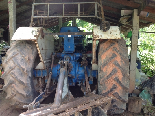 รถไถนาฟอร์ด6610. ปั้มกลมเครื่องเต็ม. มีผาน7 ดั้นหน้าพร้อมใช้งานรถยังเป็นสีเดิมๆอยู่.  ยางก็สวย สามารถต่อรองราคาเจ้าของเองได้ 080-1405528