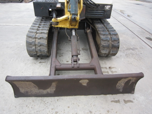 ขาย รถขุดเล็ก YANMAR รุ่น YB271UZ แทร็กยาง มือสองญี่ปุ่น