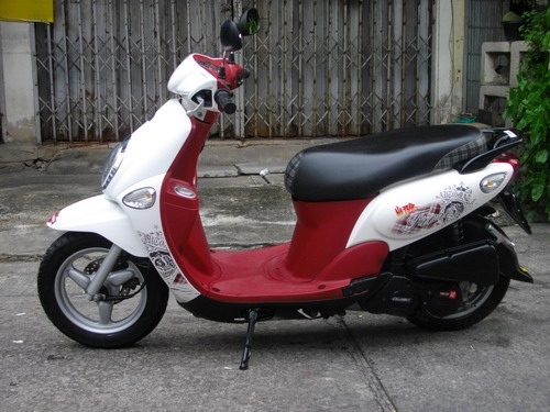 ขาย Fiore หัวฉีด ล้อแม็ก รถ11เดือน สีขาว-แดง สวยเท่ห์ ประหยัดน้ำมัน 51กม./ลิตร เครื่องเลิศ 27500 บาท