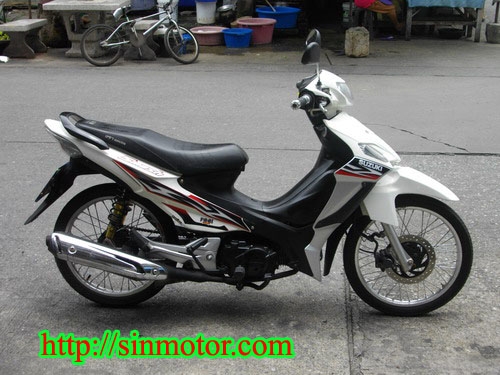 ขาย Smash New สีขาว-ดำ รถ1ปี สวยจ๊าบ ประหยัดน้ำมันมาก เครื่องเดิมดีมาก 22500 บาท