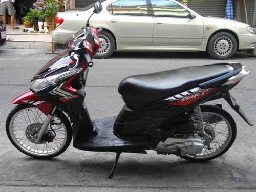 ขาย Click I หัวฉีด สีดำ-แดง สวยคมเข้ม เครื่องเดิมดียอดเยี่ยม ขับดีมากๆ ราคา 26000 บาท