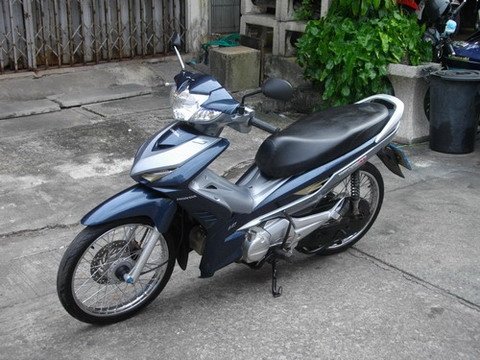 ขาย Wave 110i AT หัวฉีด สีน้ำเงิน-เทา สตาร์ทมือ สวยสุภาพ ประหยัดน้ำมันมากๆ ขับดีเดิมๆ 23500 บาท