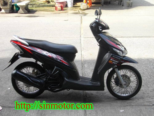 ขาย Honda Click Tune-Up สีดำ สวยคมเข้ม เครื่องเดิมๆขับดีมาก ราคา 18000 บาท