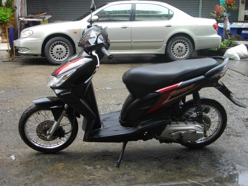 ขาย Honda Icon สีดำ คอมบายเบรค สวยเด่น เครื่องเยี่ยมเดิม ราคา 17500 บาท