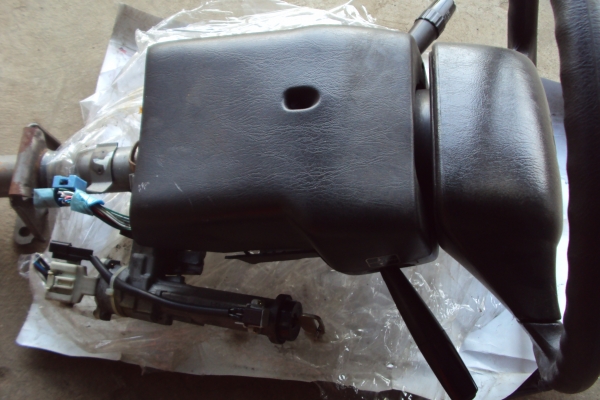 พวงมาลัยรถยนต์ TOYOTA  มีกุญแจด้วย