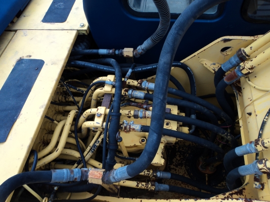 ขายด่วน KOBELCO SK200 มาร์คทรี เก่านอกยังไม่เคยใช้งานในไทย สภาพดี ซีเรียลl 18,000 ขายด่วน KOBELCO SK200 มาร์คทรี เก่านอกยังไม่เคยใช้งานในไทย สภาพดี ซีเรียลl 18,000