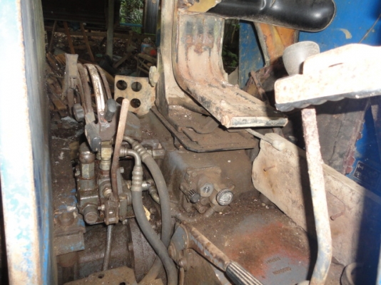 FORD NEWHOLLAND 80-66S 2 เพลา มีเอกสารค่ะ FORD NEWHOLLAND 80-66S 2 เพลา มีเอกสารค่ะ