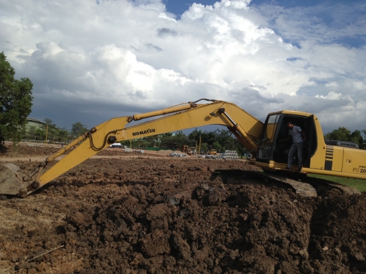 Komatsu pc200-6 เก่านอกเจ้าของขายเอง