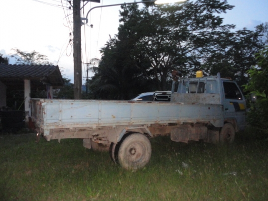 ISUZU  6 ล้อ  เล่มพร้อมค่ะ