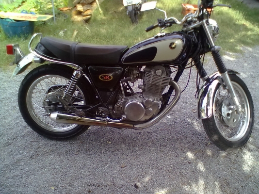 ขาย sr 400 อินวอย สพม 75000 ต่อลองได้คับ ขาย sr 400 อินวอย สพม 75000 ต่อลองได้คับ