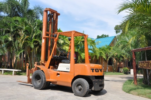 ขาย FORK LIFT TOYOTA 3ตัน งาสไลด์ เสาสูง6เมตร เครื่องดีเซล สภาพสวยเดิมจากญี่ปุ่น ยังไม่เคยใช้ในไทย ขาย 235,000บาท!!