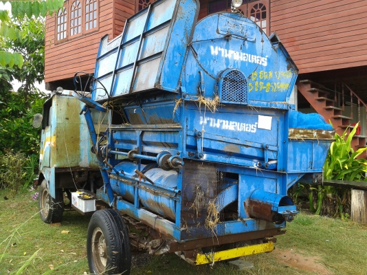 ขาย รถสีข้าวตู้ 5.5ฟุต พร้อมเครื่องอีซูซุ 100 แรง สภาพพร้อมใช้งาน