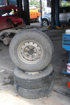 ล้อ+ยาง นิสสัน บิ๊กเอ็ม