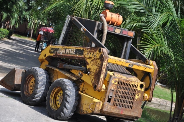ขาย LOADER-JOHN DEERE สภาพสวยเดิมจากญี่ปุ่นยังไม่เคยใช้ในไทย เครื่องช่วงล่างแน่น ขาย195,000บาท!!!