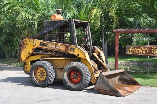 ขาย LOADER-JOHN DEERE สภาพสวยเดิมจากญี่ปุ่นยังไม่เคยใช้ในไทย เครื่องช่วงล่างแน่น ขาย195,000บาท!!!