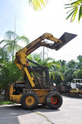 ขาย LOADER-JOHN DEERE สภาพสวยเดิมจากญี่ปุ่นยังไม่เคยใช้ในไทย เครื่องช่วงล่างแน่น ขาย195,000บาท!!!