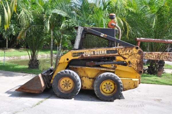 ขาย LOADER-JOHN DEERE สภาพสวยเดิมจากญี่ปุ่นยังไม่เคยใช้ในไทย เครื่องช่วงล่างแน่น ขาย195,000บาท!!!