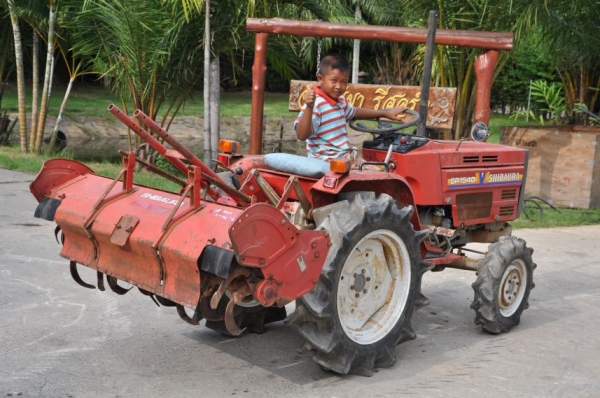ลดรับปีใหม่...รถไถ SHIBAURA พร้อมพรวนดินหลัง ขับ4ล้อ เครื่องช่วงล่างแน่น ขาย78,000บาท!!!