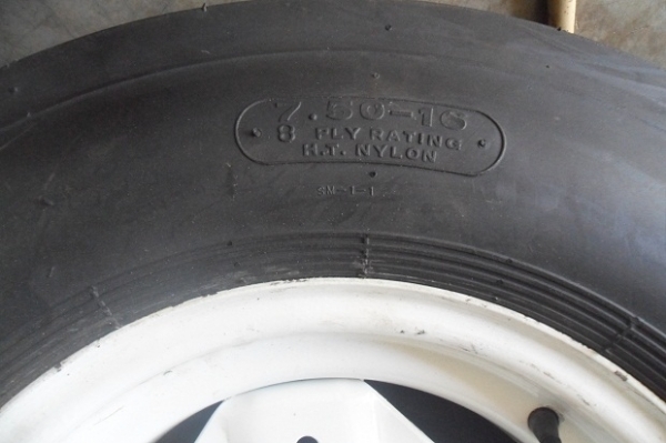 ขาย ยางหน้ารถไถ ซุปเปอร์สโตน 7.50-16+กระทะล้อใหม่ทั้งชุด