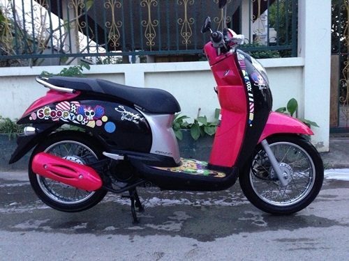 ขายscoopyสีชมพูดำปี54ราคา27900