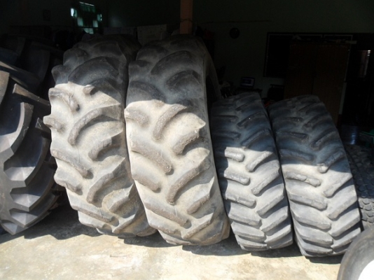 ขาย ยางหน้ารถไถถอด\% 14.9-24 ไฟร์สโตน ยางสวยดอกสูงๆ