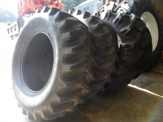 ขาย ยางหน้ารถไถถอด\% 14.9-24 ไฟร์สโตน ยางสวยดอกสูงๆ