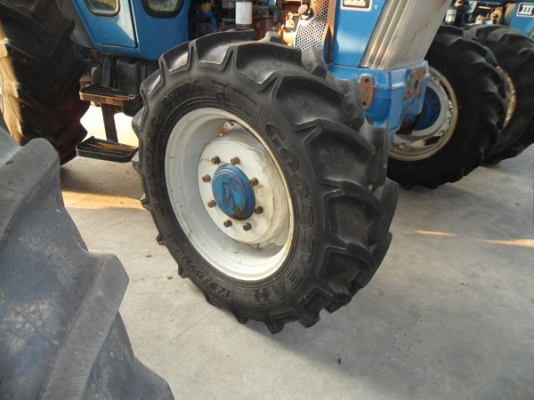 ขาย ยางหน้ารถไถถอด\% 14.9-24 ไฟร์สโตน ยางสวยดอกสูงๆ