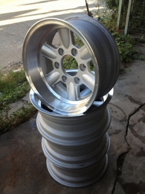 ขายล้อขอบ 14x6 ลาย 6 ก้าน 6 รูกระบะ ออฟลึกๆ 4,700 ครับ