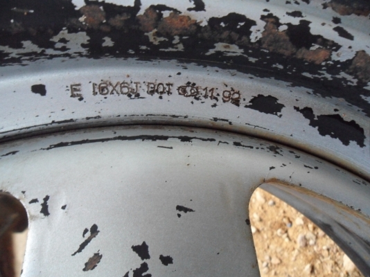 ขาย ยางตะขาบ32+กระทะเหล็กโตโยต้า106 ยกชุดไม่แยกครับ