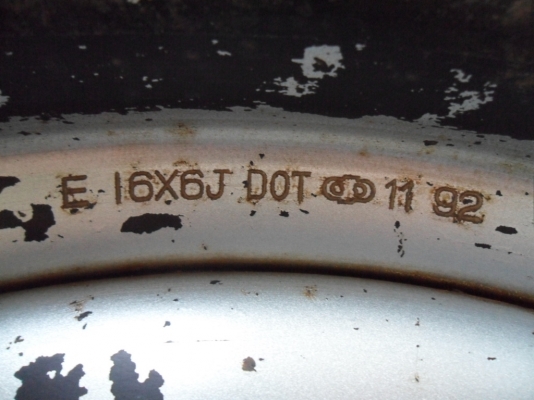 ขาย ยางตะขาบ32+กระทะเหล็กโตโยต้า106 ยกชุดไม่แยกครับ