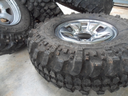 ขาย ยางตะขาบ32+กระทะเหล็กโตโยต้า106 ยกชุดไม่แยกครับ