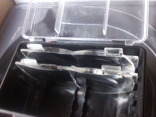 แว่นขยายแบบสวมหัวใช้ส่องกับงานละเอียดได้ดี มีเลนส์ขยายให้ 4 แบบ ใช้ง่ายเห็นชัด ( มี 10 กล่อง )