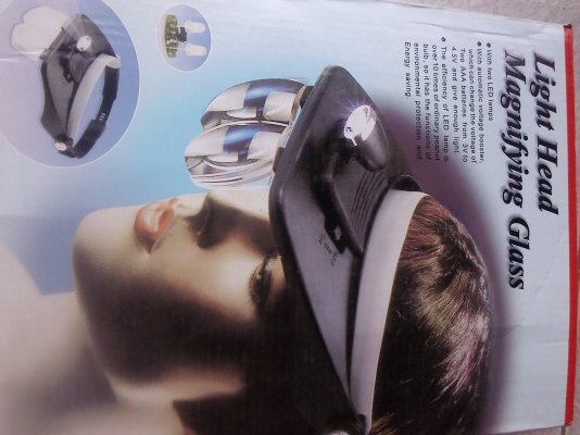 แว่นขยายแบบสวมหัวใช้ส่องกับงานละเอียดได้ดี มีเลนส์ขยายให้ 4 แบบ ใช้ง่ายเห็นชัด ( มี 10 กล่อง )