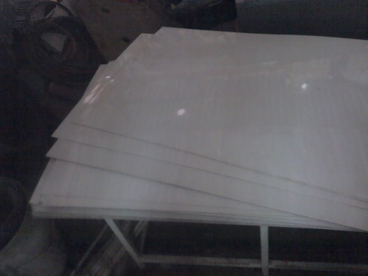 แผ่นโฟเมก้าหรือแผ่นลามิเนทสีขาวขนาด 60*120 ซม.ยังไม่ได้ใช้งาน นำไปติดโต็ะได้เลยหรืองานอื่นๆ