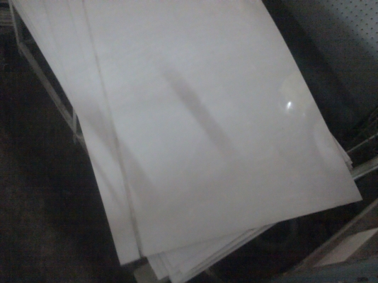 แผ่นโฟเมก้าหรือแผ่นลามิเนทสีขาวขนาด 60*120 ซม.ยังไม่ได้ใช้งาน นำไปติดโต็ะได้เลยหรืองานอื่นๆ
