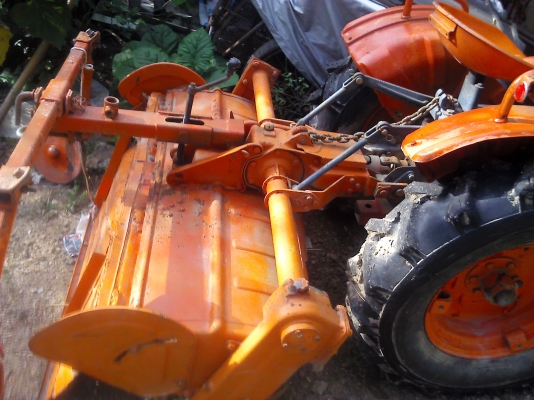 ลดราคา รถไถคูโบต้า B7000  16 แรงม้า ขับ 4 ล้อ มีโรตารี่  สภาพพร้อมใช้เลยเจ้าของเก่าใช้น้อยมาก มี VDOให้ดู