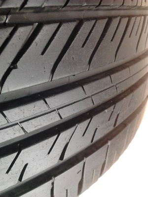 ขายยาง185/65/14 ปี 08 MICHERLIN ENERGY XM1 1 ชุด  ราคา :  2,200.00  บาท