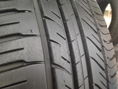 ขายยาง185/65/14 ปี 08 MICHERLIN ENERGY XM1 1 ชุด  ราคา :  2,200.00  บาท