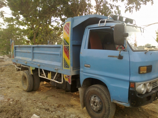 หกล้อดั้ม 85