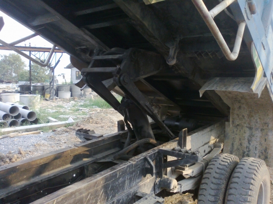 หกล้อดั้ม 85