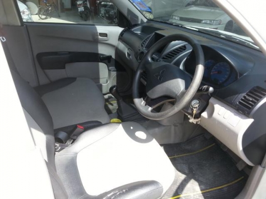 มิสซูบิชิ หัวเดียวเครื่อง 2500 ปี06 พวงมาลัยพาวเวอร์ สีขาว ยางดีสีเส้น แม็กลายเนอร์ มีหลังคา รถเดิมพร้อมใช้ มิสซูบิชิ หัวเดียวเครื่อง 2500 ปี06 พวงมาลัยพาวเวอร์ สีขาว ยางดีสีเส้น แม็กลายเนอร์ มีหลังคา รถเดิมพร้อมใช้