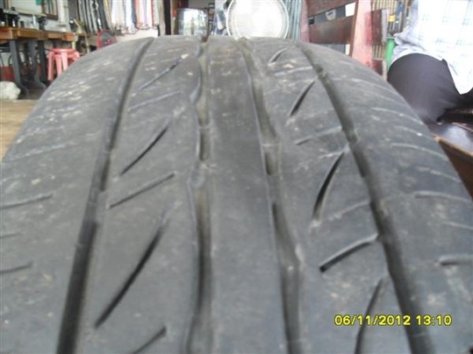 ขายยาง bridgestone ขอบ15 195/60 สวยๆ 4เส้น จัดไป 3200 T.088-875-9838 K.ภิรมณ์