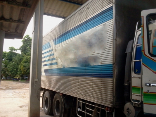 รถฮีโน่ 10 ล้อ ตู้เย็น FL1J  210 แรงม้า   สนใจติดต่อได้ทื่ 081-6079515