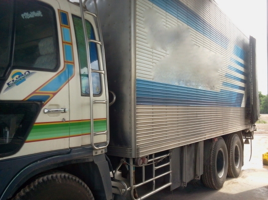 รถฮีโน่ 10 ล้อ ตู้เย็น FL1J  210 แรงม้า   สนใจติดต่อได้ทื่ 081-6079515