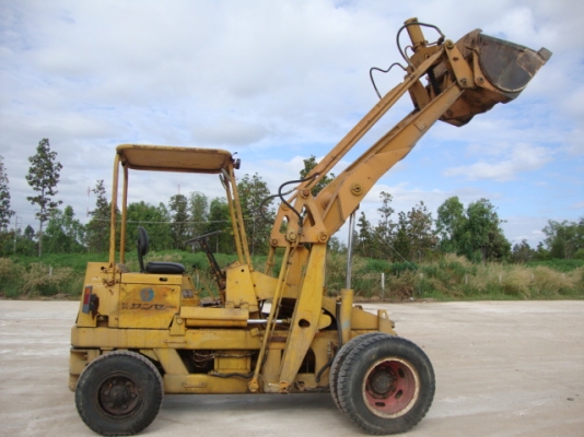 ขายรถตักkomatsu sd 20-5 แขนยาวสภาพพร้อมใช้เก่านอก