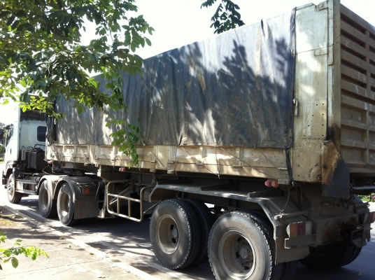 หัวลากอีซูซุ หัวและหาง ราคา 2.800.000 สนใจติดต่อ 080-0298811